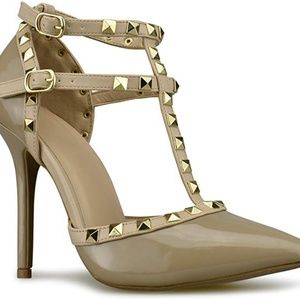 Brand new Nude Studded Pumps
